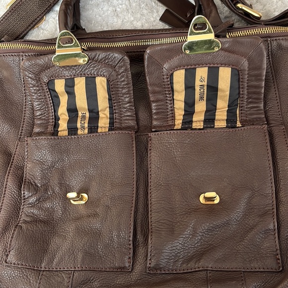 Pour La Victoire Leather Shoulder Bag - Picture 9 of 16